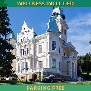 Chateau Cihelny Hotel